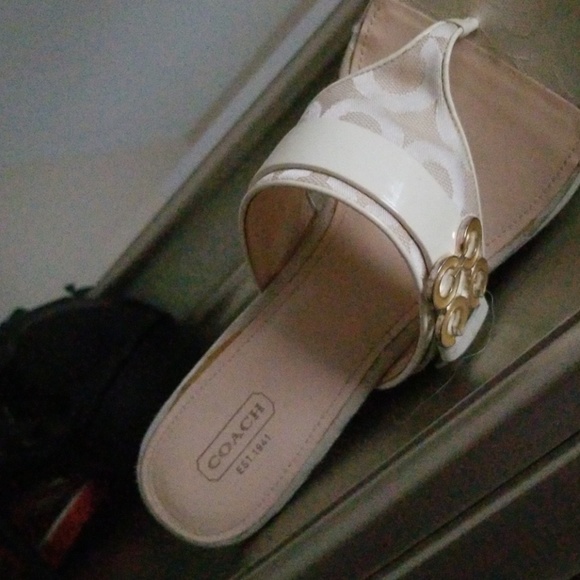 Shoes - Picture 4 of 7